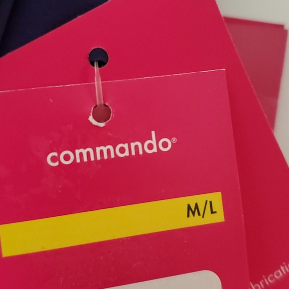 🆕️ Commando Cut Out Stripped Seamless Bralette - Picture 8 of 14